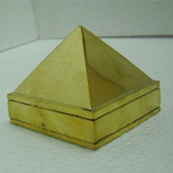 Manufacturers Exporters and Wholesale Suppliers of Vatu Navratna Pyramids Chennai Tamil Nadu